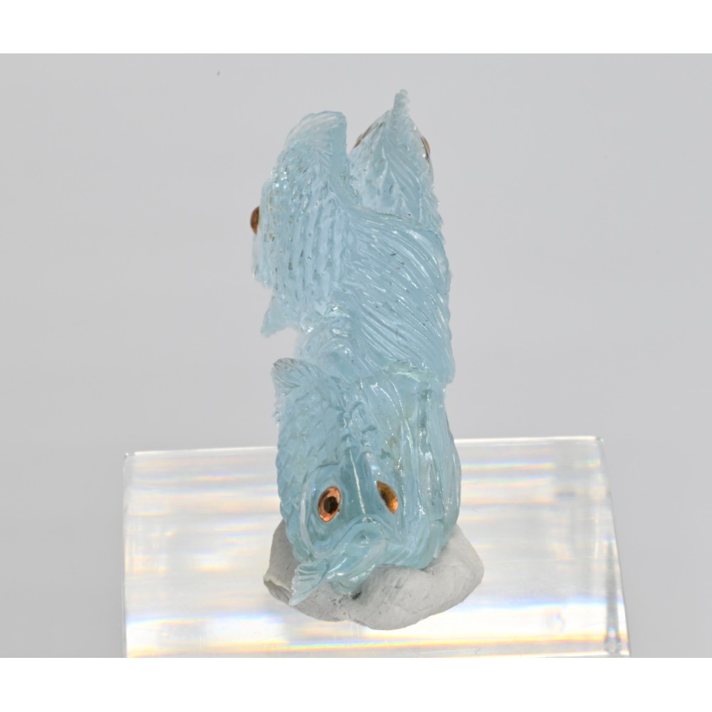 Carving, "Fish", aquamarine - Nigeria, Songeo sapphires - Tanzania, 44.25 ct